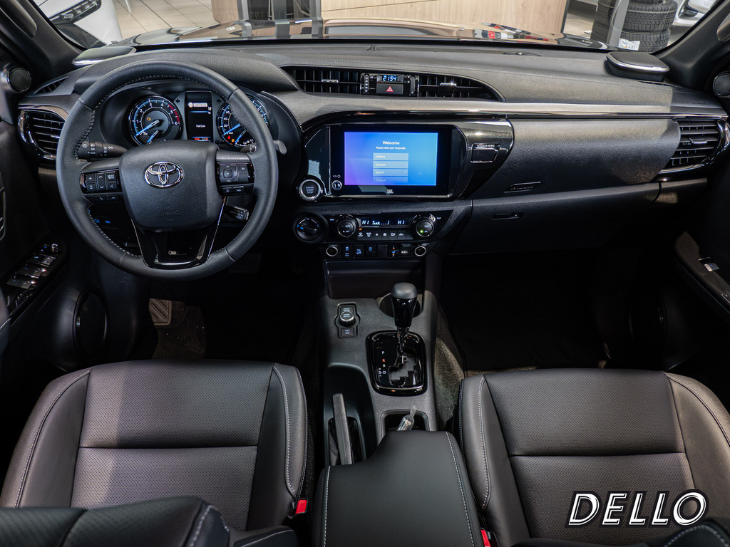 Fahrzeugansicht TOYOTA Hilux 2.8 Double Cab Invincible 4x4 - Bild 6