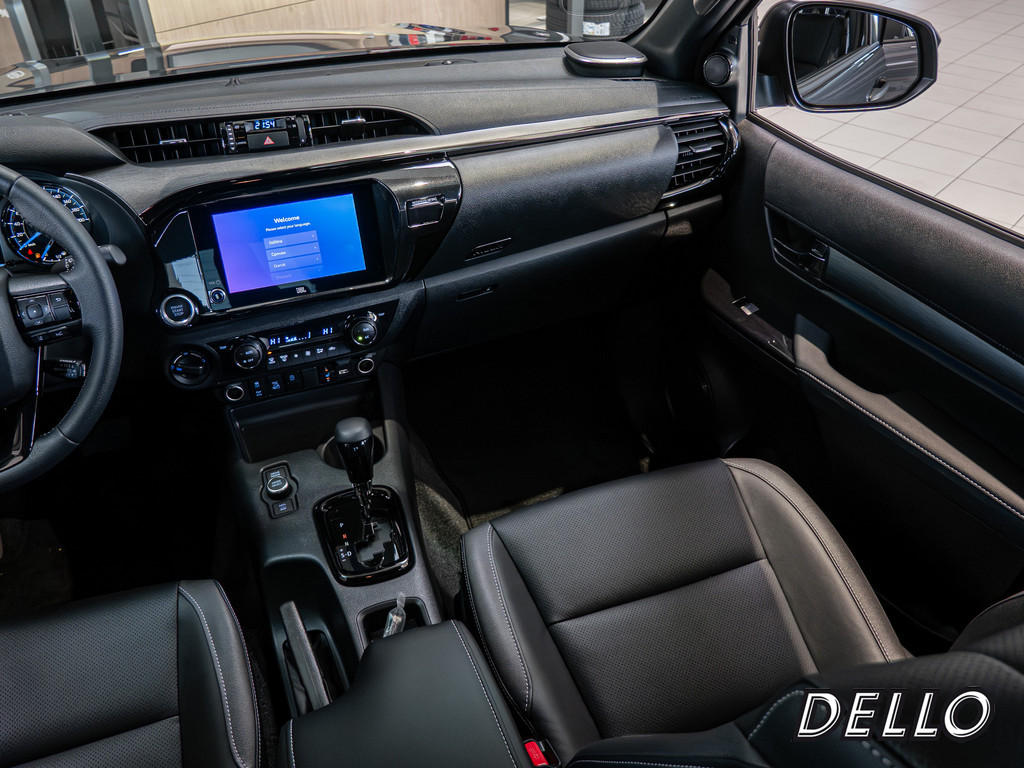 Fahrzeugansicht TOYOTA Hilux 2.8 Double Cab Invincible 4x4 - Bild 8