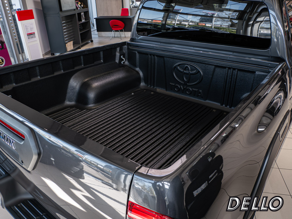Fahrzeugansicht TOYOTA Hilux 2.8 Double Cab Invincible 4x4 - Bild 11