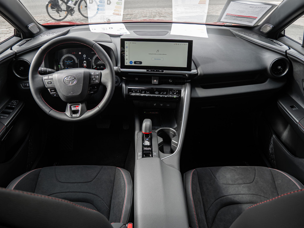 Fahrzeugansicht TOYOTA C-HR 2,0 l Plugin 4x2 GR Sport - Bild 7