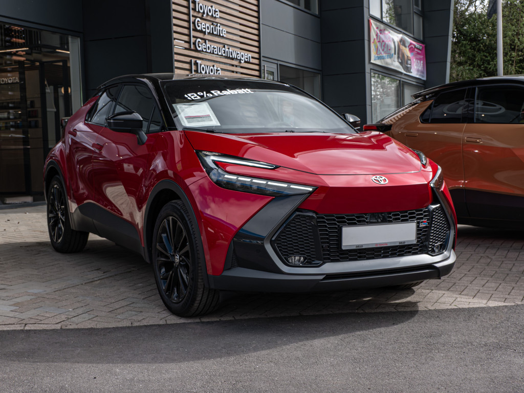 Fahrzeugansicht TOYOTA C-HR 2,0 l Plugin 4x2 GR Sport - Bild 23