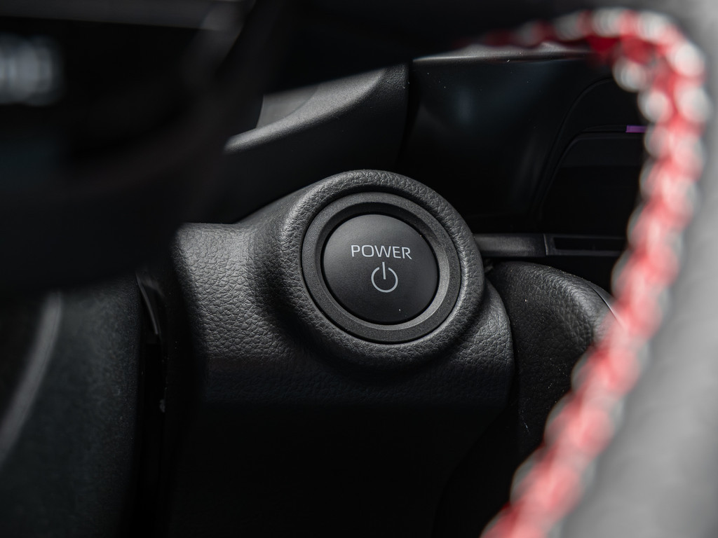 Fahrzeugansicht TOYOTA C-HR 2,0 l Plugin 4x2 GR Sport - Bild 29