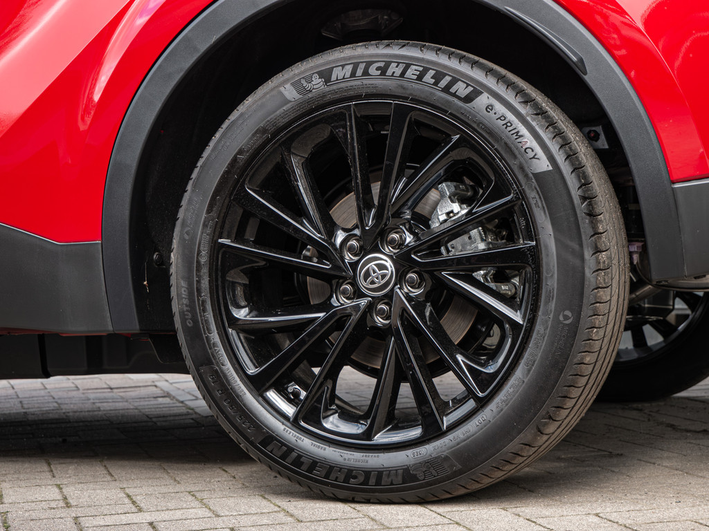 Fahrzeugansicht TOYOTA C-HR 2,0 l Plugin 4x2 GR Sport - Bild 44