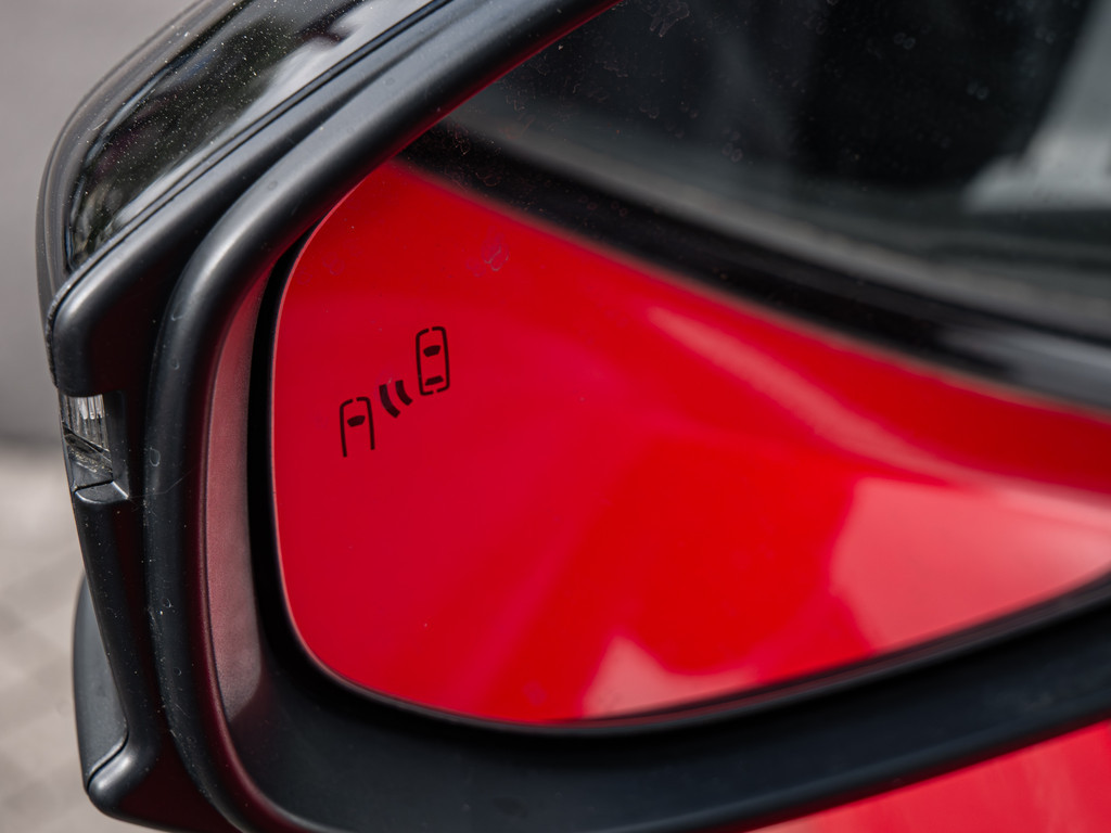 Fahrzeugansicht TOYOTA C-HR 2,0 l Plugin 4x2 GR Sport - Bild 46