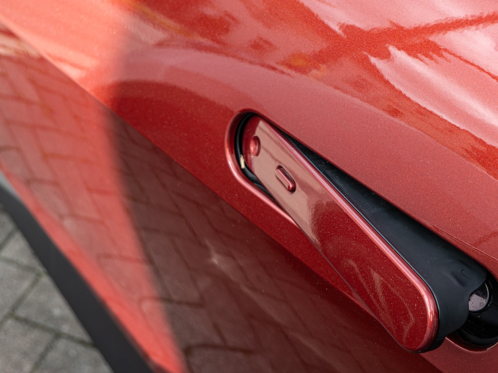 Fahrzeugansicht TOYOTA C-HR 2,0 l Plugin 4x2 GR Sport - Bild 7