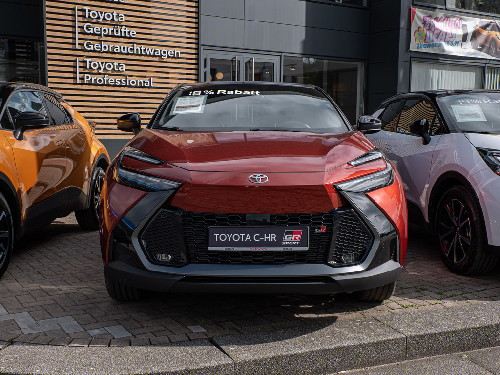 Fahrzeugansicht TOYOTA C-HR 2,0 l Plugin 4x2 GR Sport - Bild 12