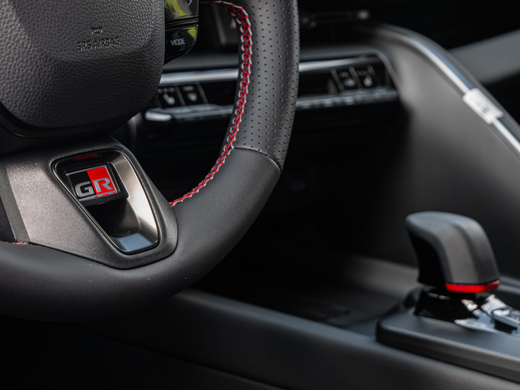 Fahrzeugansicht TOYOTA C-HR 2,0 l Plugin 4x2 GR Sport - Bild 29