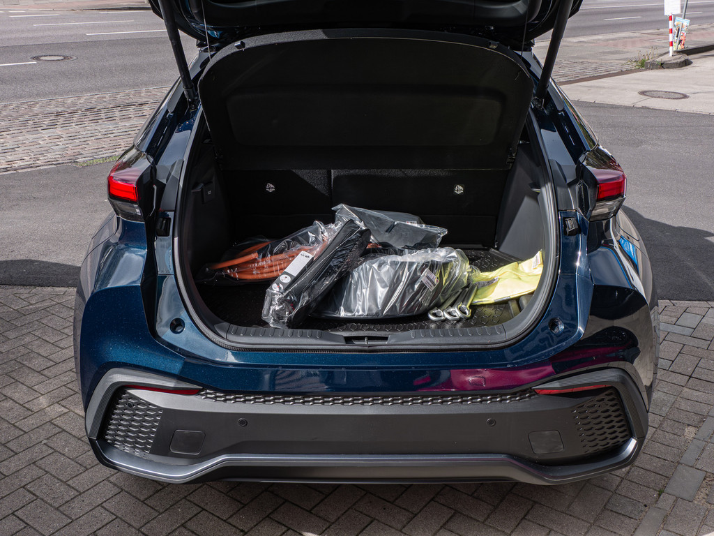 Fahrzeugansicht TOYOTA C-HR 2.0l PlugIn Hybrid Teamplayer - Bild 4