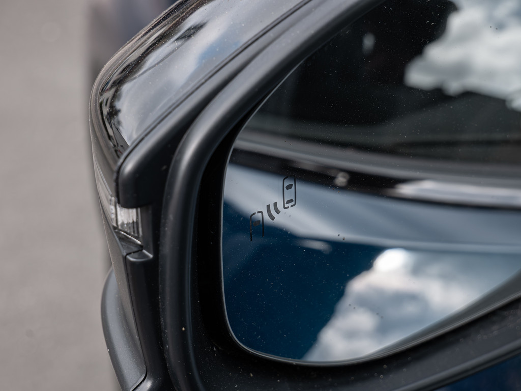 Fahrzeugansicht TOYOTA C-HR 2.0l PlugIn Hybrid Teamplayer - Bild 6