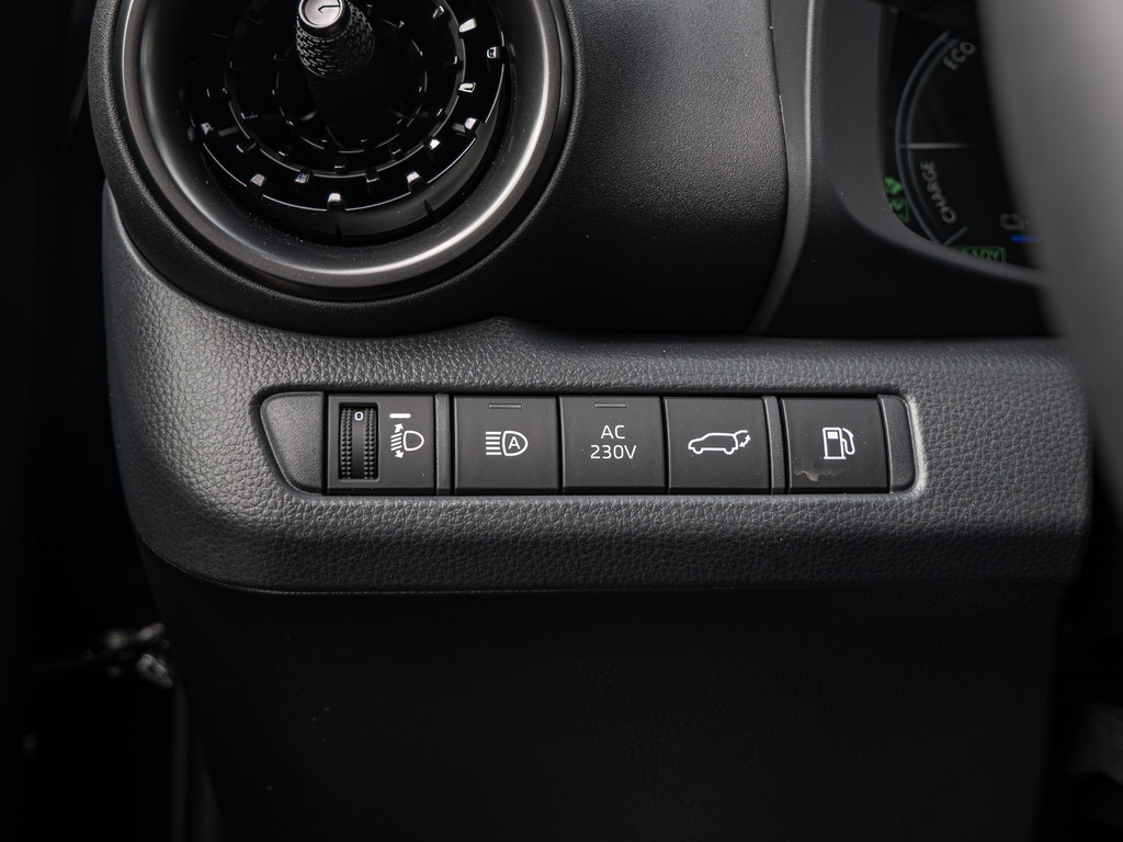 Fahrzeugansicht TOYOTA C-HR 2.0l PlugIn Hybrid Teamplayer - Bild 28