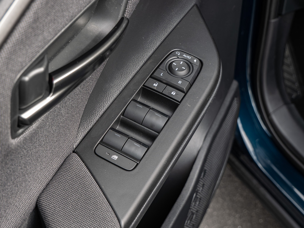 Fahrzeugansicht TOYOTA C-HR 2.0l PlugIn Hybrid Teamplayer - Bild 32