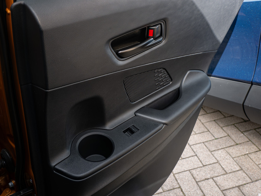 Fahrzeugansicht TOYOTA C-HR Hybrid Teamplayer - Bild 4