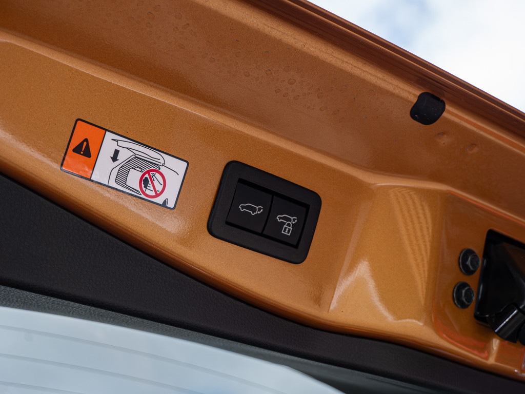 Fahrzeugansicht TOYOTA C-HR Hybrid Teamplayer - Bild 6