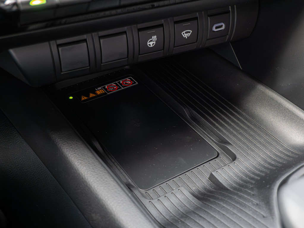 Fahrzeugansicht TOYOTA C-HR Hybrid Teamplayer - Bild 18