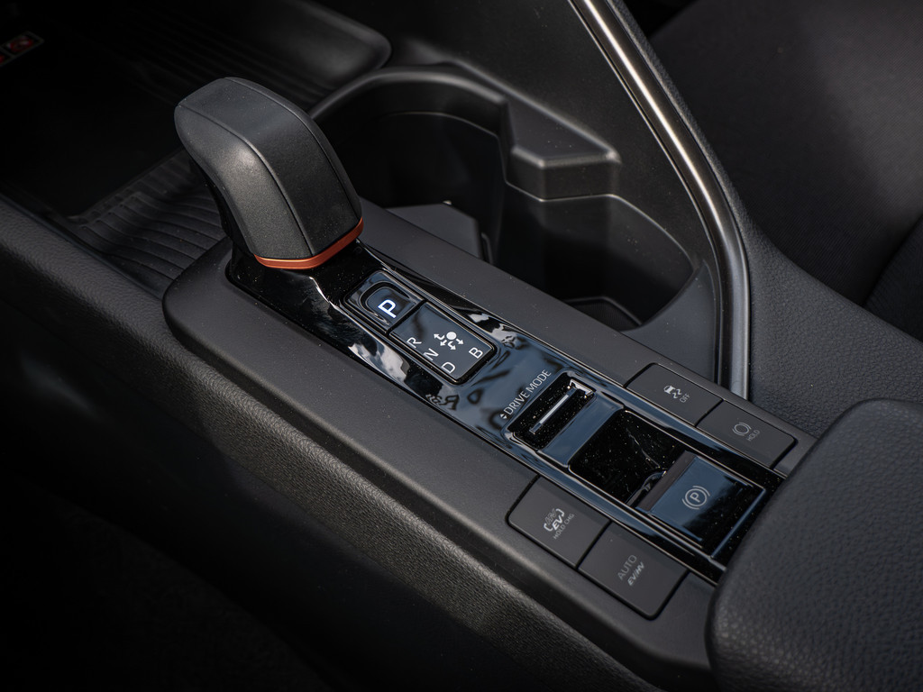 Fahrzeugansicht TOYOTA C-HR Hybrid Teamplayer - Bild 19