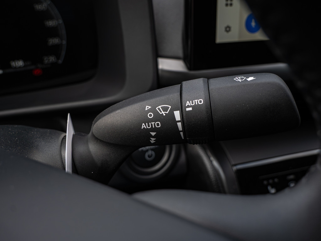 Fahrzeugansicht TOYOTA C-HR Hybrid Teamplayer - Bild 24