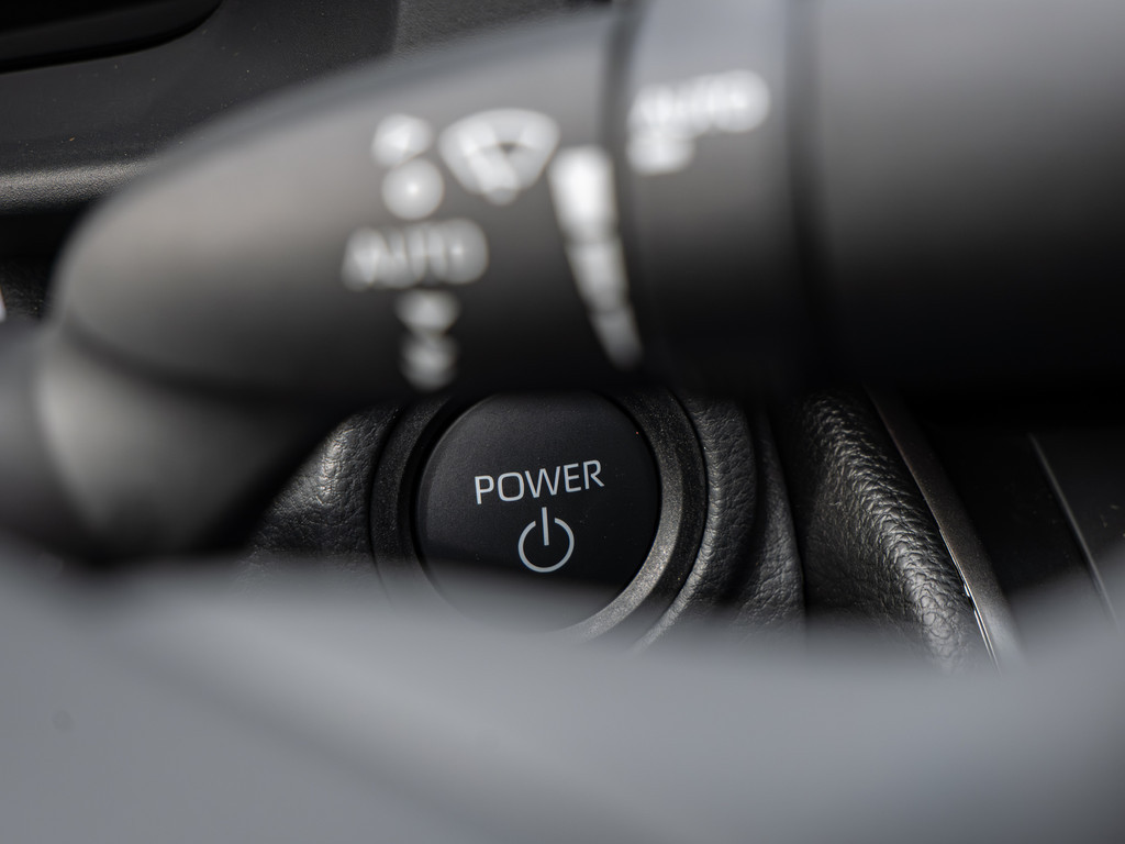 Fahrzeugansicht TOYOTA C-HR Hybrid Teamplayer - Bild 26