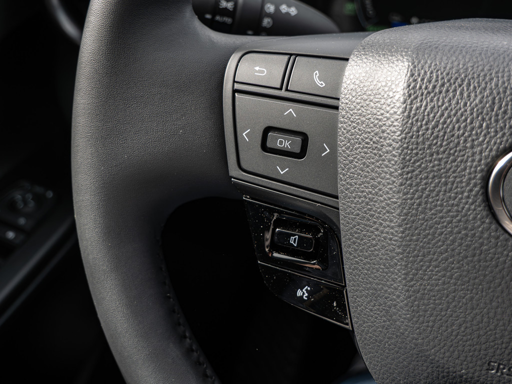 Fahrzeugansicht TOYOTA C-HR Hybrid Teamplayer - Bild 27