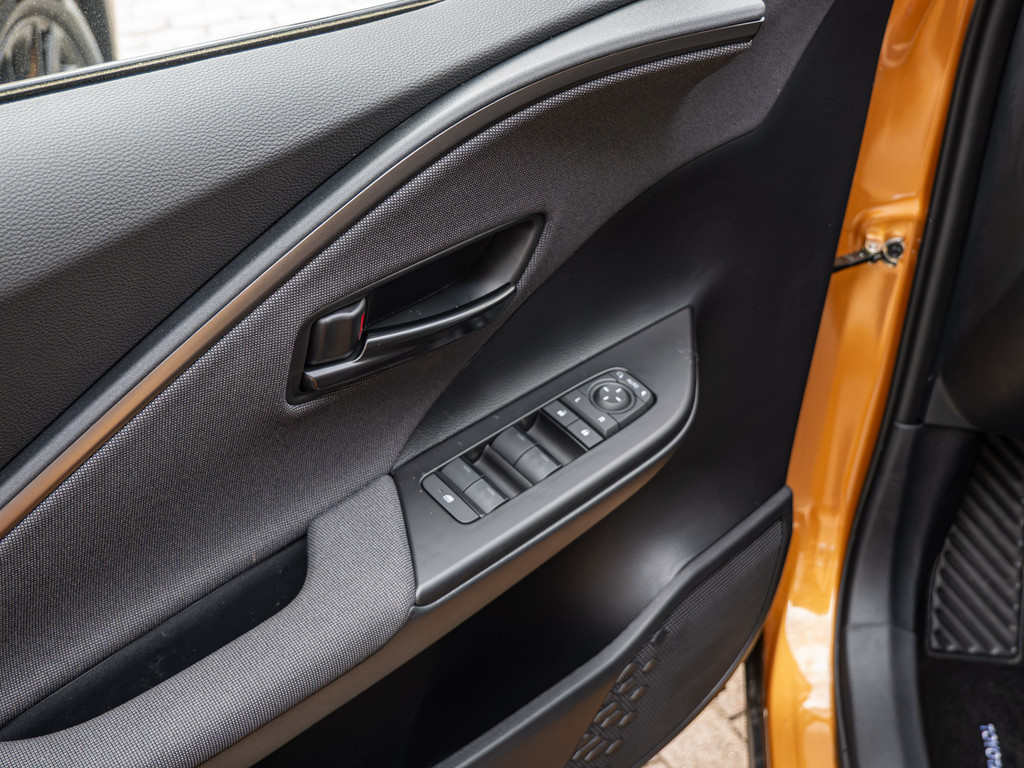 Fahrzeugansicht TOYOTA C-HR Hybrid Teamplayer - Bild 33