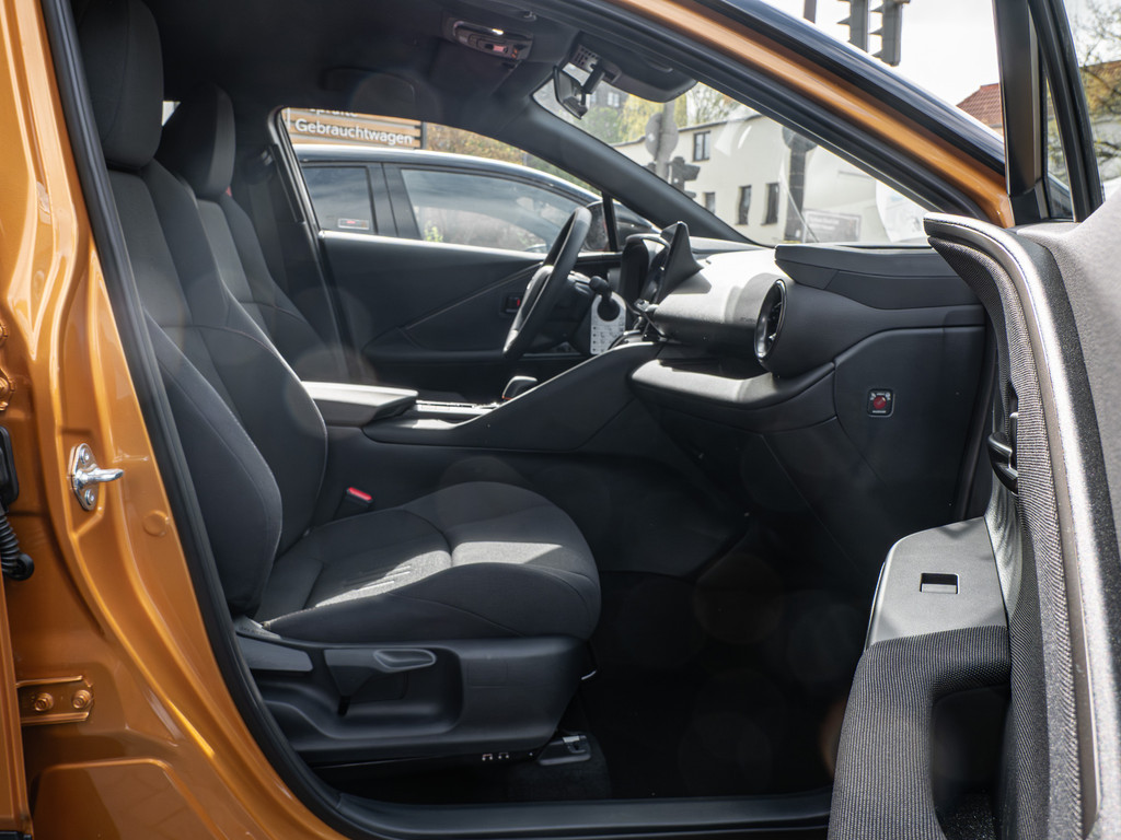 Fahrzeugansicht TOYOTA C-HR Hybrid Teamplayer - Bild 39