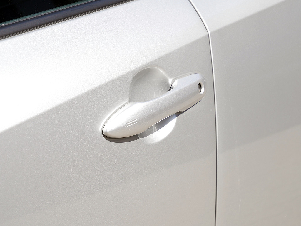 Fahrzeugansicht TOYOTA Corolla Touring Sports 2.0 Hybrid Team D - Bild 4