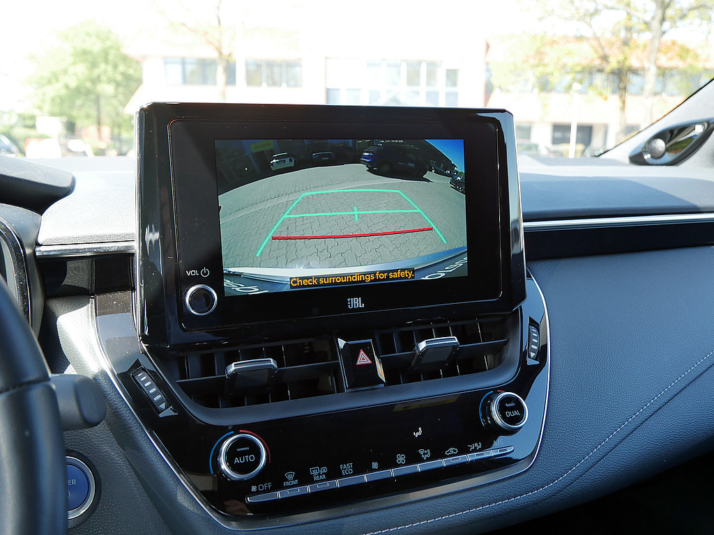 Fahrzeugansicht TOYOTA Corolla Touring Sports 2.0 Hybrid Team D - Bild 9