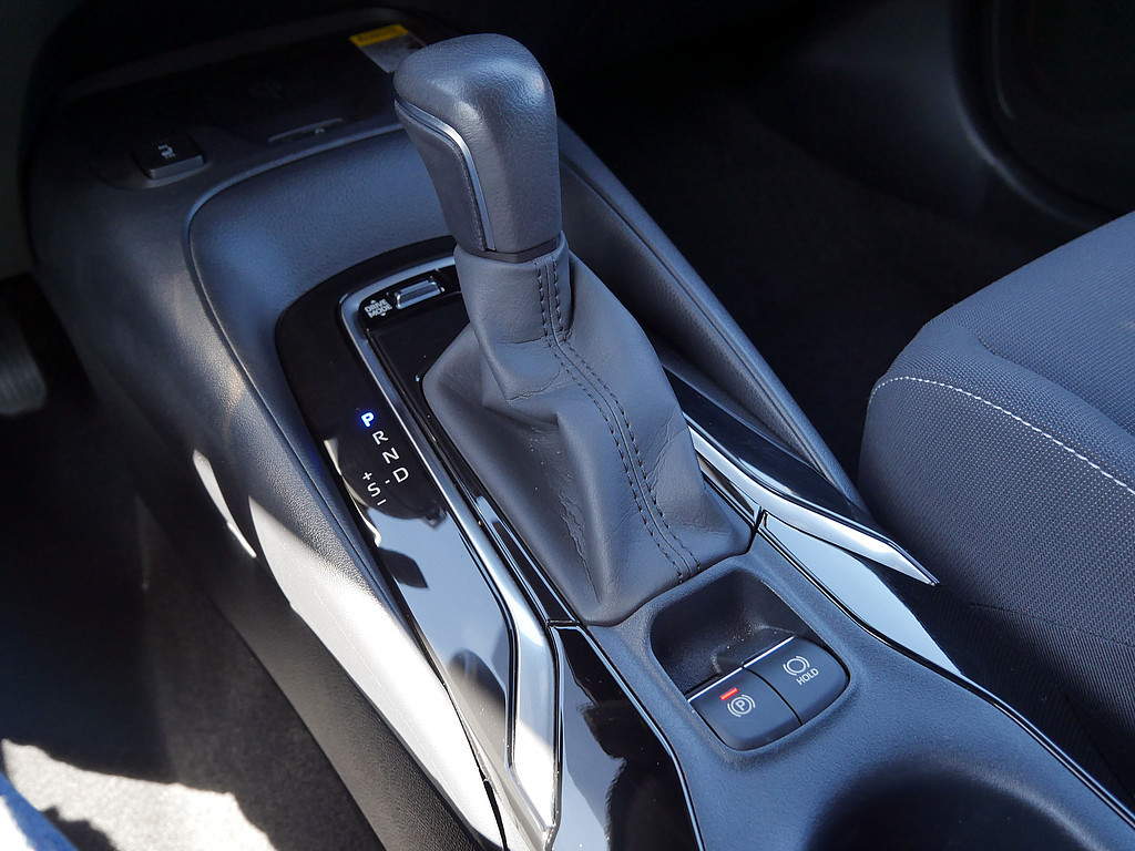 Fahrzeugansicht TOYOTA Corolla Touring Sports 2.0 Hybrid Team D - Bild 18