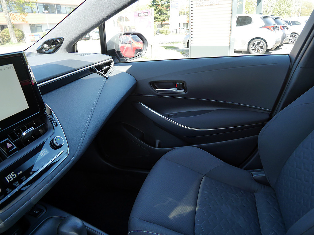Fahrzeugansicht TOYOTA Corolla Touring Sports 2.0 Hybrid Team D - Bild 26