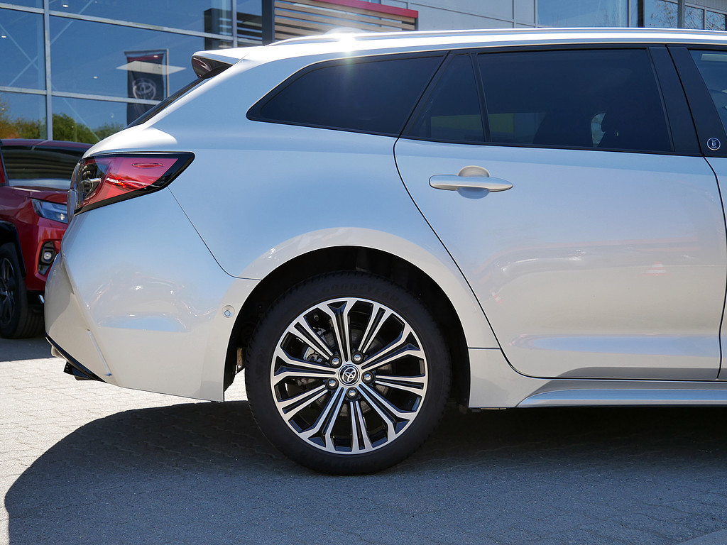 Fahrzeugansicht TOYOTA Corolla Touring Sports 2.0 Hybrid Team D - Bild 29