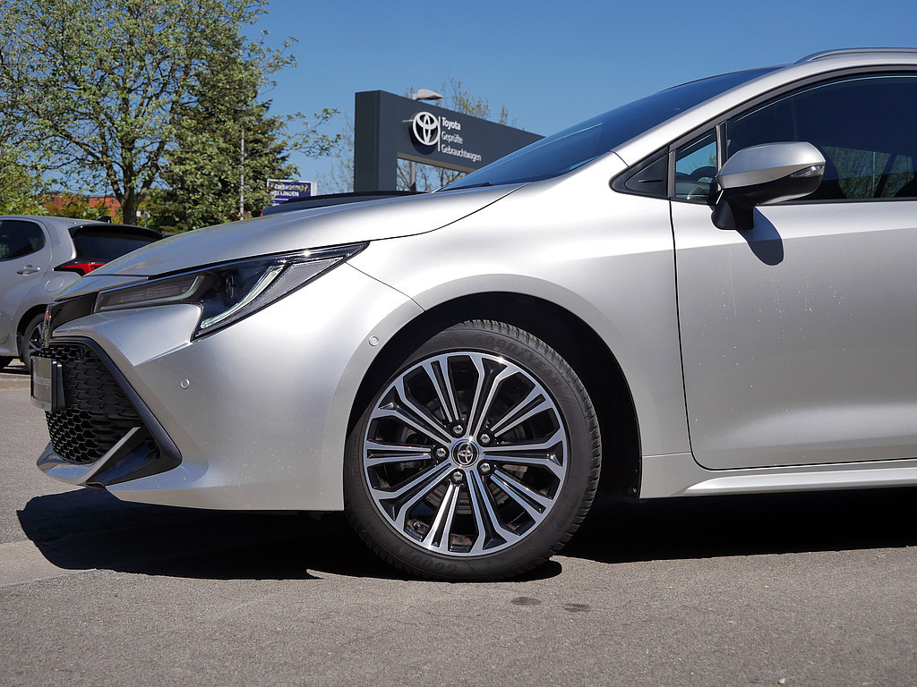 Fahrzeugansicht TOYOTA Corolla Touring Sports 2.0 Hybrid Team D - Bild 30