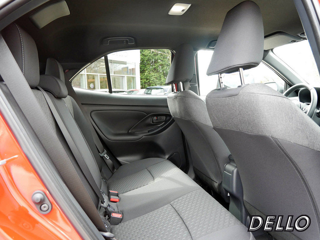 Fahrzeugansicht TOYOTA Yaris Cross Hybrid Teamplayer - Bild 2