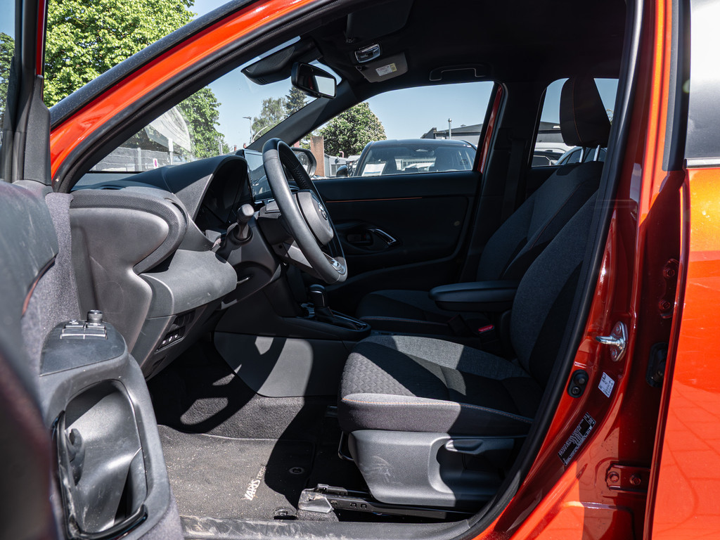 Fahrzeugansicht TOYOTA Yaris Cross Hybrid 4x2 Spicy Edition - Bild 3