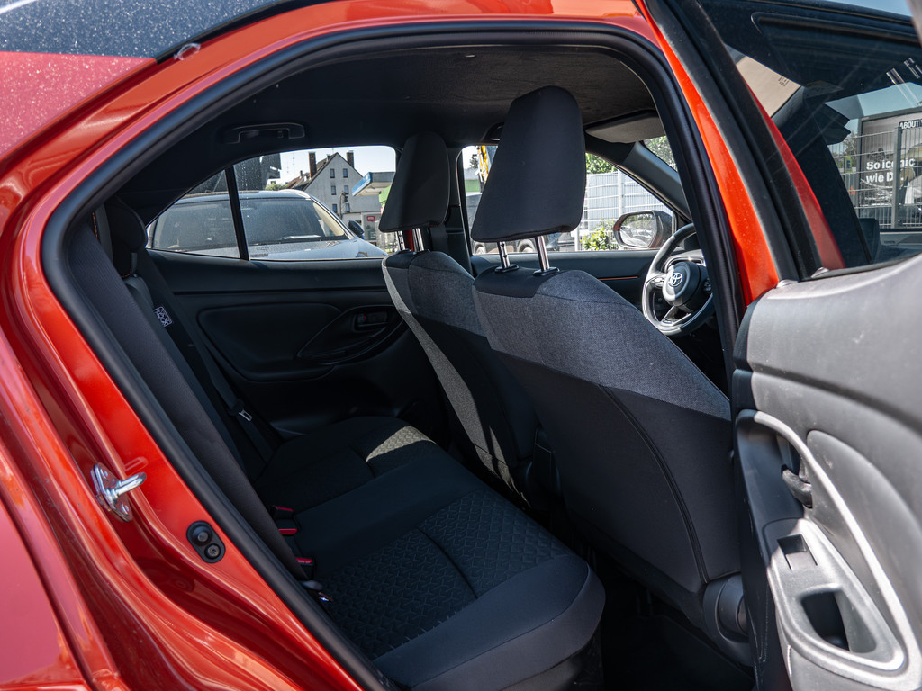 Fahrzeugansicht TOYOTA Yaris Cross Hybrid 4x2 Spicy Edition - Bild 5