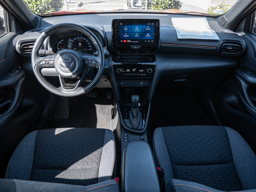 Fahrzeugansicht TOYOTA Yaris Cross Hybrid 4x2 Spicy Edition - Bild 6