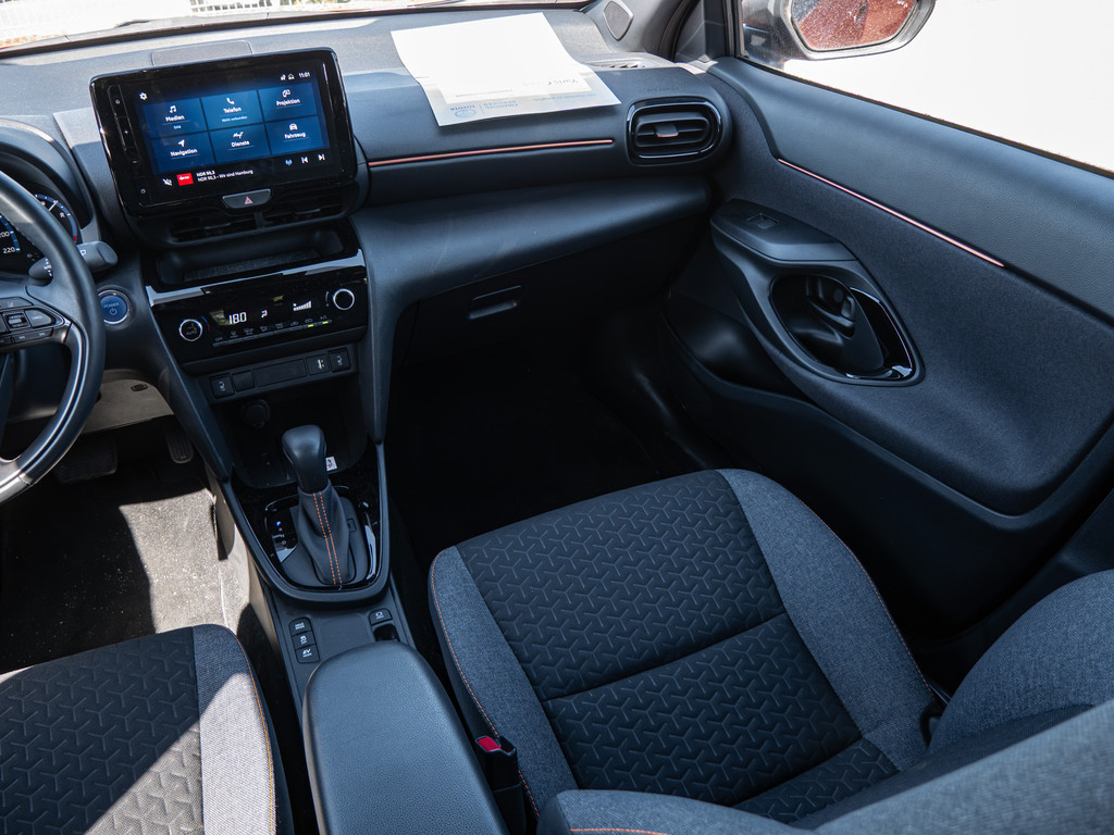 Fahrzeugansicht TOYOTA Yaris Cross Hybrid 4x2 Spicy Edition - Bild 8