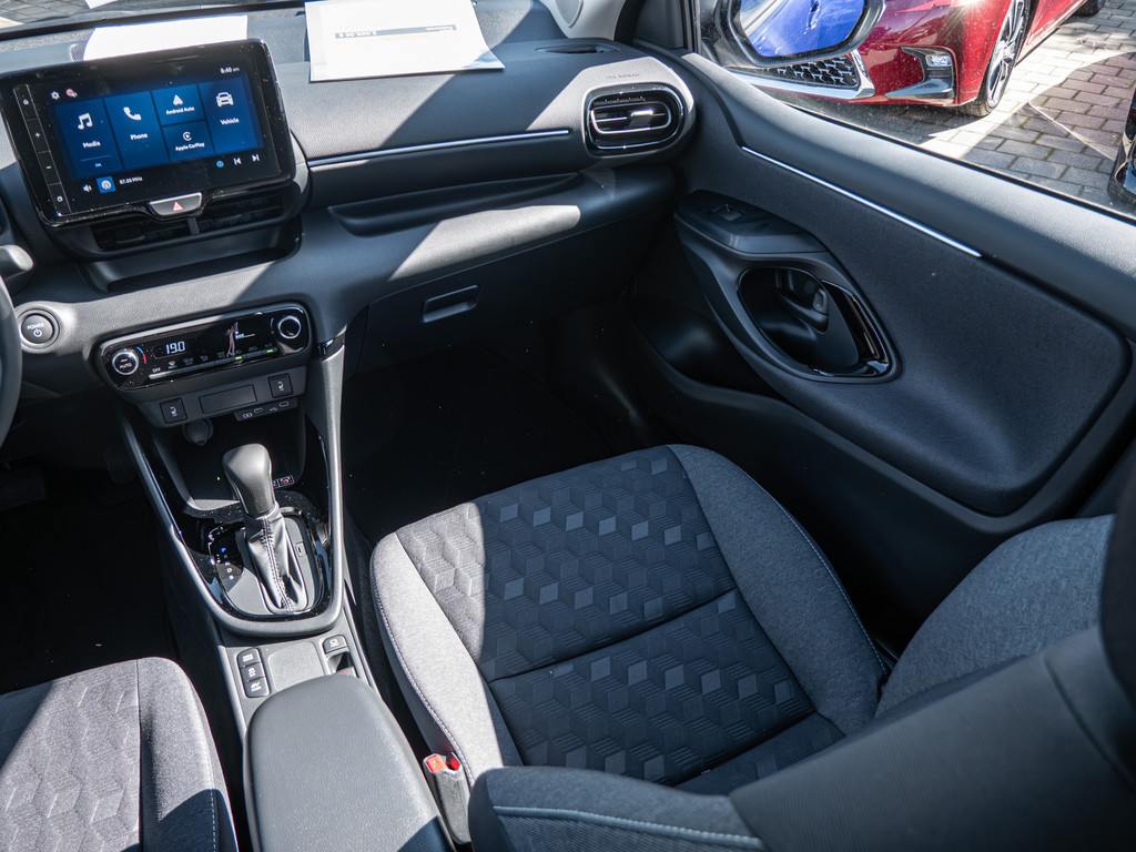 Fahrzeugansicht TOYOTA Yaris 1.5 Hybrid Teamplayer - Bild 5