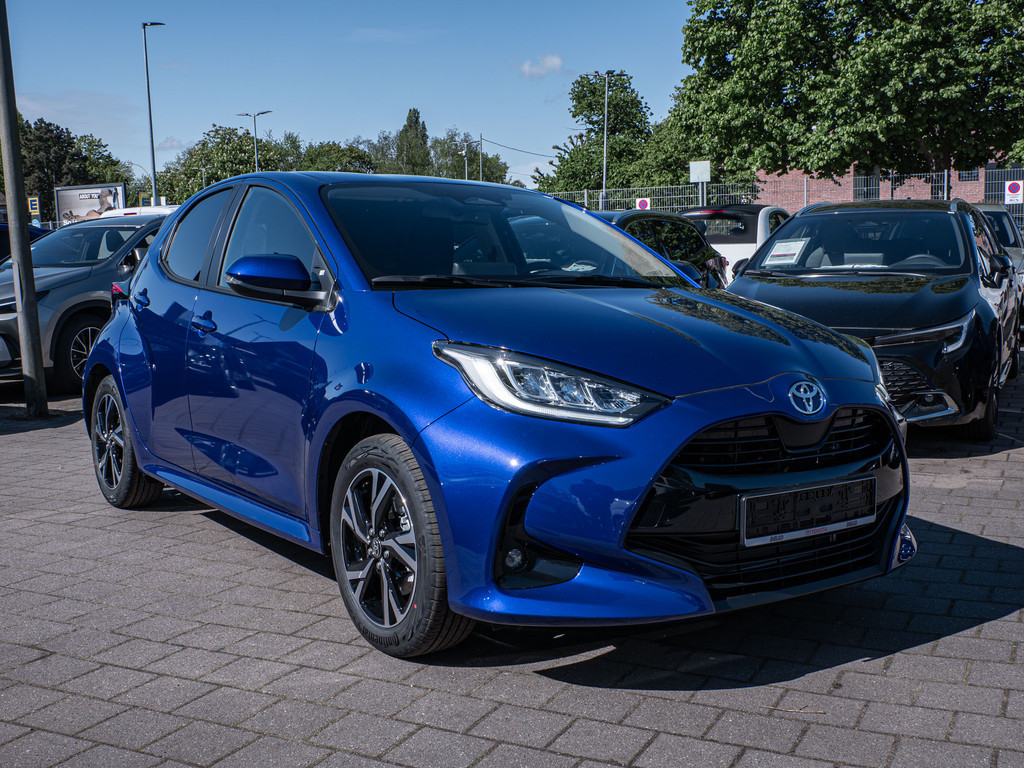 Fahrzeugansicht TOYOTA Yaris 1.5 Hybrid Teamplayer - Bild 23