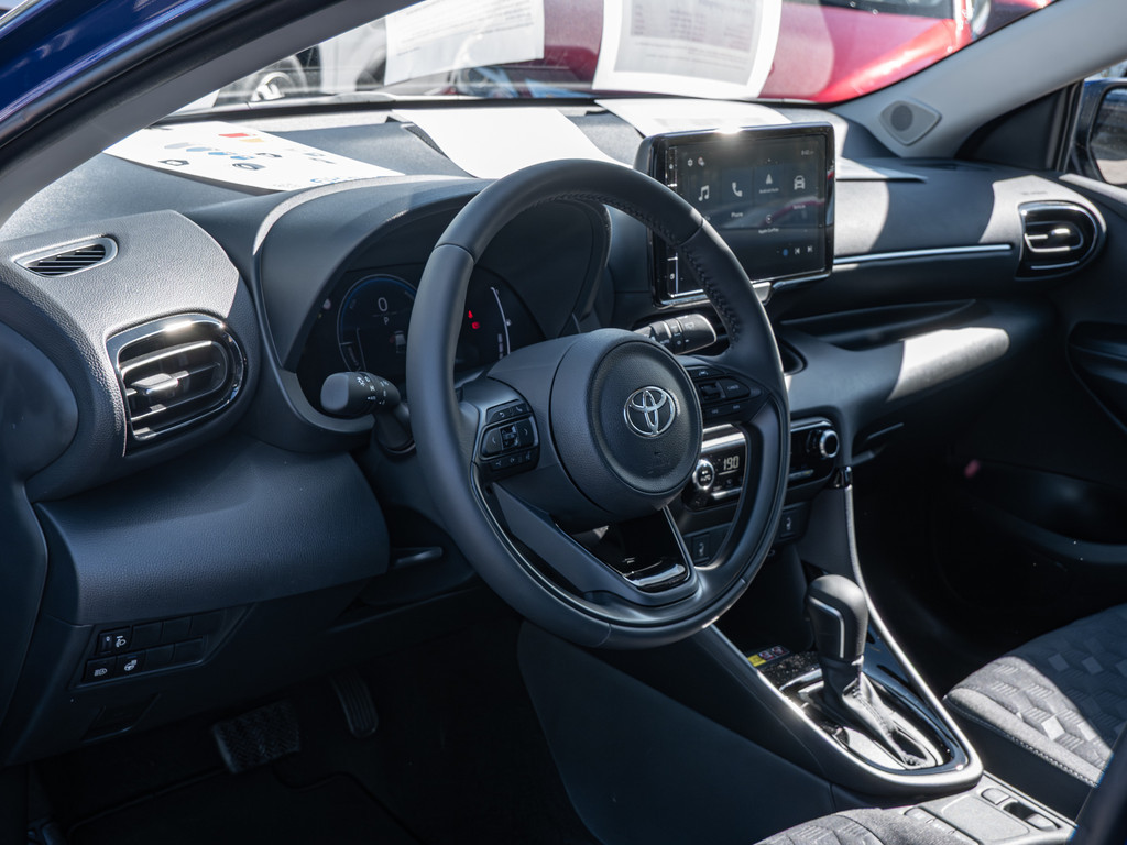 Fahrzeugansicht TOYOTA Yaris 1.5 Hybrid Teamplayer - Bild 29