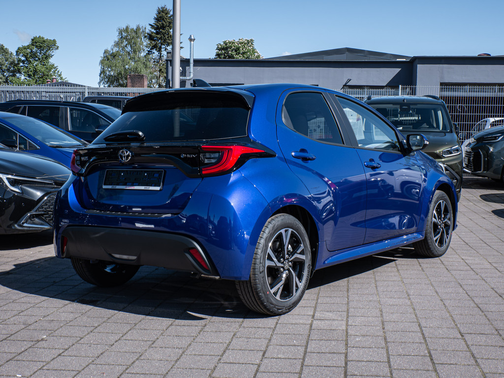 Fahrzeugansicht TOYOTA Yaris 1.5 Hybrid Teamplayer - Bild 35