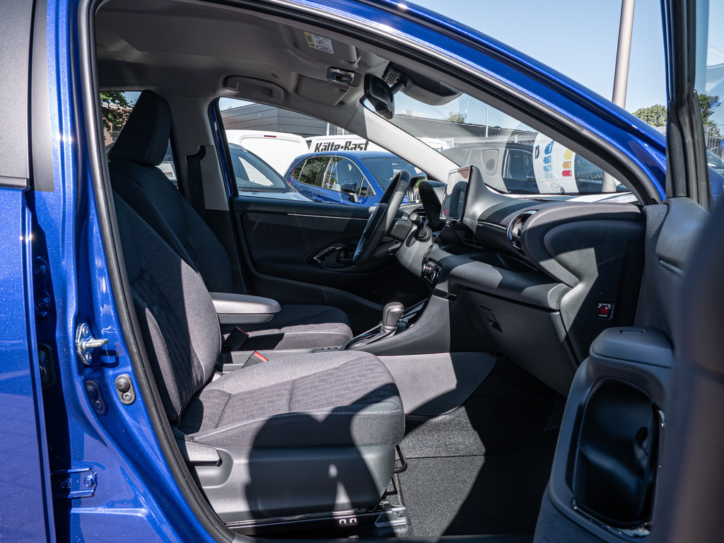 Fahrzeugansicht TOYOTA Yaris 1.5 Hybrid Teamplayer - Bild 39