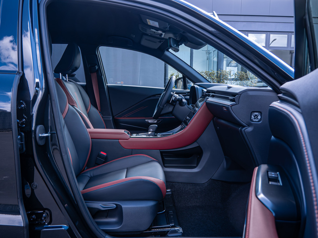 Fahrzeugansicht LEXUS LBX Vibrant Edition - Bild 6