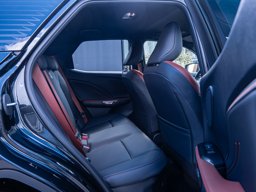 Fahrzeugansicht LEXUS LBX Vibrant Edition - Bild 7