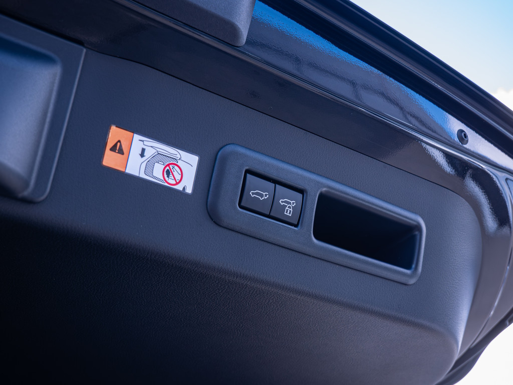 Fahrzeugansicht LEXUS LBX Vibrant Edition - Bild 14