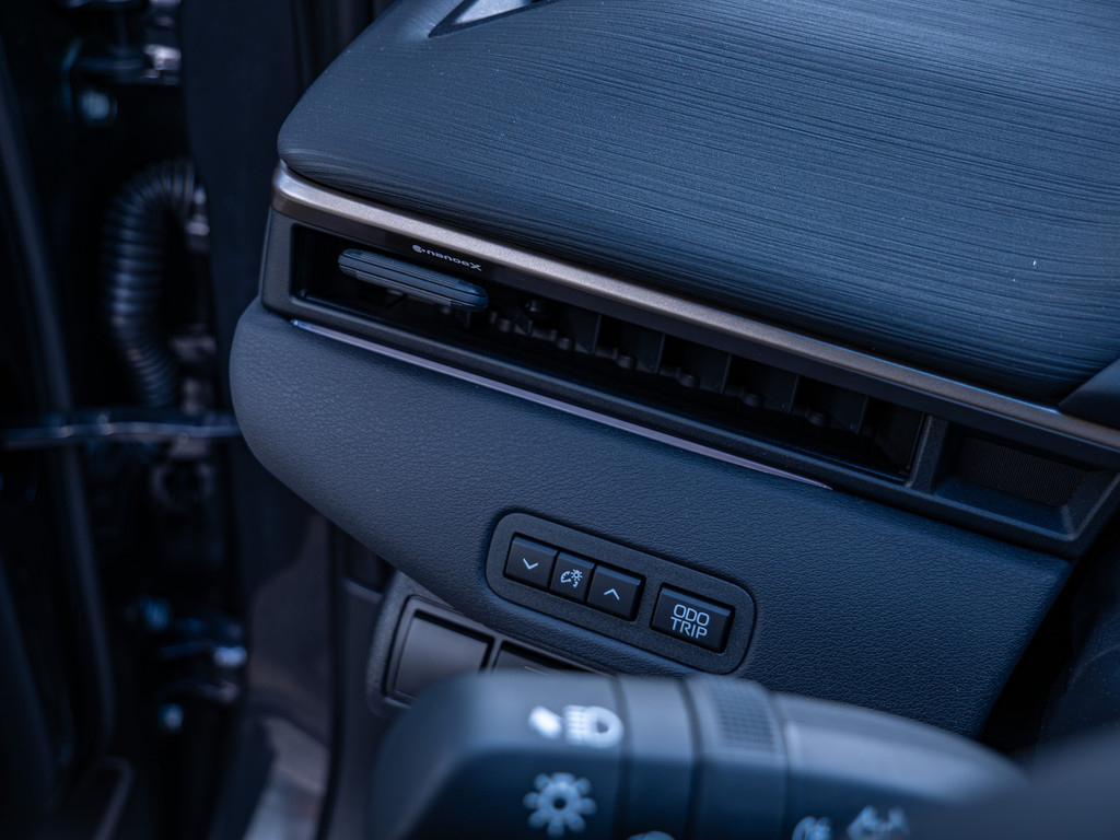 Fahrzeugansicht TOYOTA C-HR 2.0 Plug-In Hybrid FWD Teamplayer - Bild 15