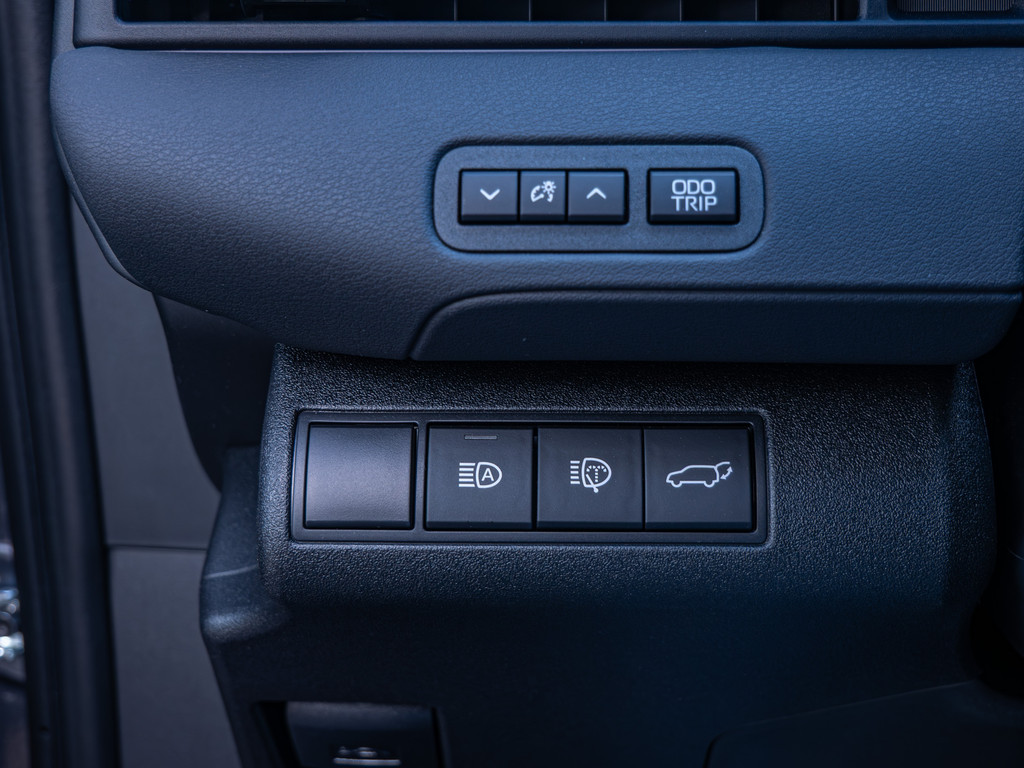 Fahrzeugansicht TOYOTA C-HR 2.0 Plug-In Hybrid FWD Teamplayer - Bild 16