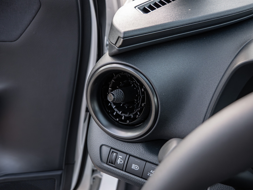 Fahrzeugansicht TOYOTA C-HR 2.0 Plug-In Hybrid FWD Teamplayer - Bild 31
