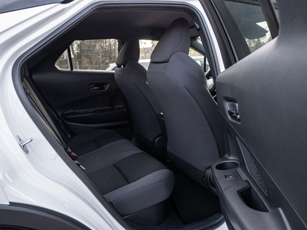 Fahrzeugansicht TOYOTA C-HR 2.0 Plug-In Hybrid FWD Teamplayer - Bild 6
