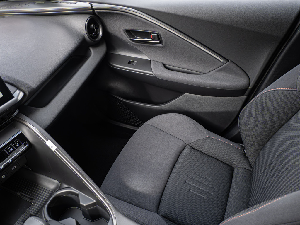 Fahrzeugansicht TOYOTA C-HR 2.0 Plug-In Hybrid FWD Teamplayer - Bild 19