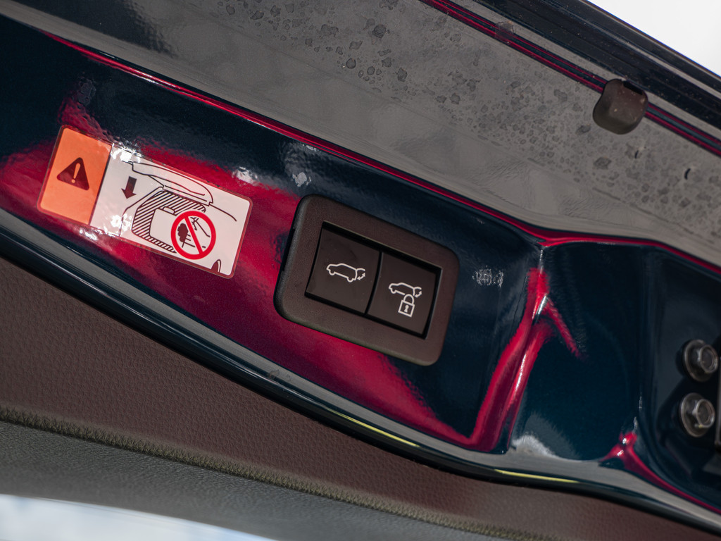 Fahrzeugansicht TOYOTA C-HR 2.0 Plug-In Hybrid FWD Teamplayer - Bild 5