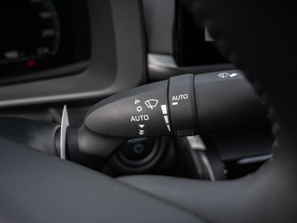 Fahrzeugansicht TOYOTA C-HR 2.0 Plug-In Hybrid FWD Teamplayer - Bild 22